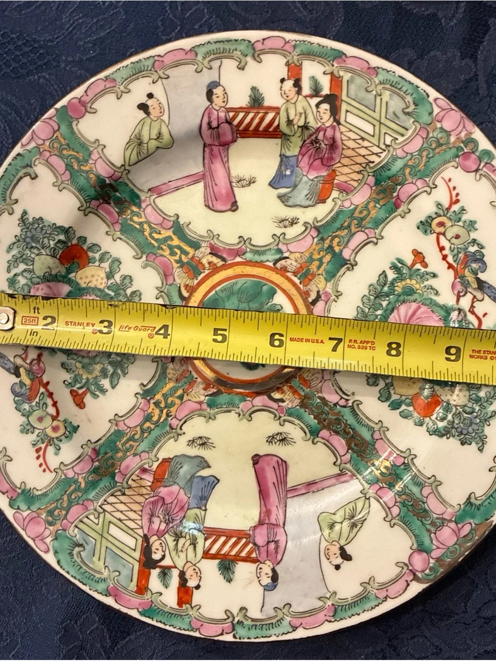 Set of 4 Vintage Rose Medallion Dinner Plates 10.5” Matched Chinese Export